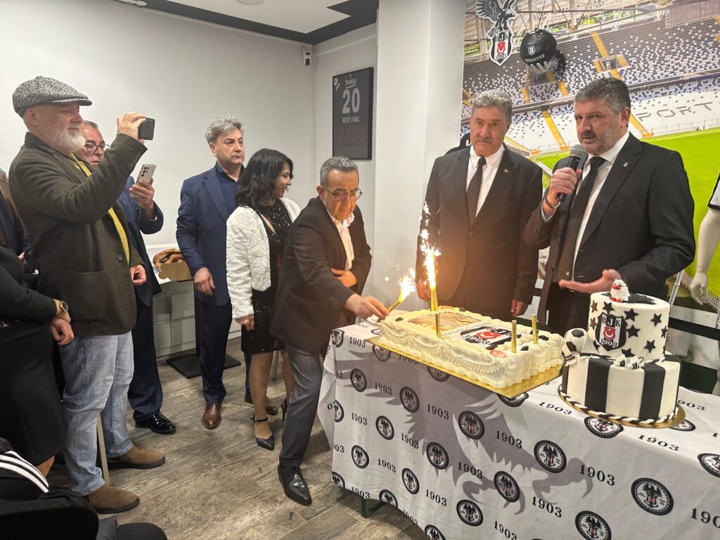 Hamburg’da Siyah-Beyaz Coşku: Kuzey Almanya Beşiktaşlılar Derneği Resmen Açıldı