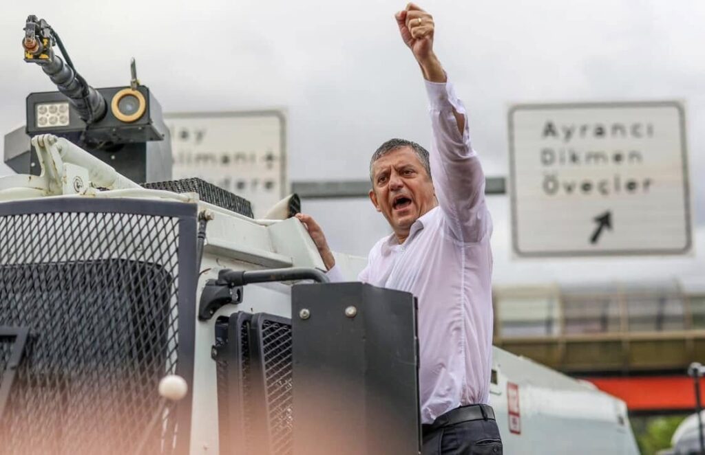 “Demokrasiye, halkın iradesine ve örgütlü mücadeleye sahip çıkıyoruz”