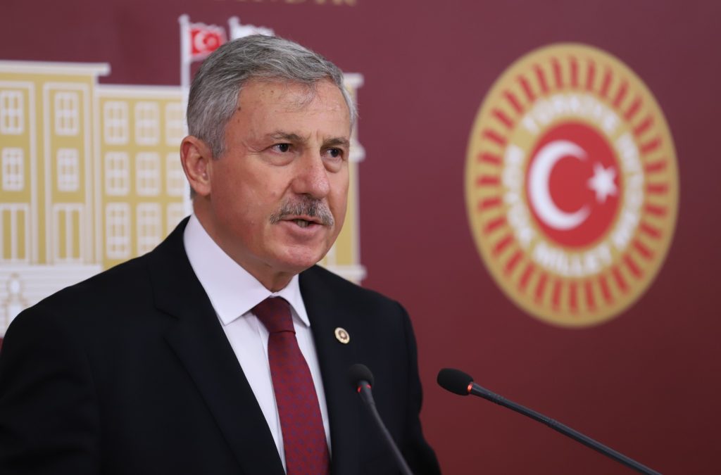 Özdağ’dan Hükümete tepki: “Heybeliada’nın Vatikanlaşmasına izin verilemez”