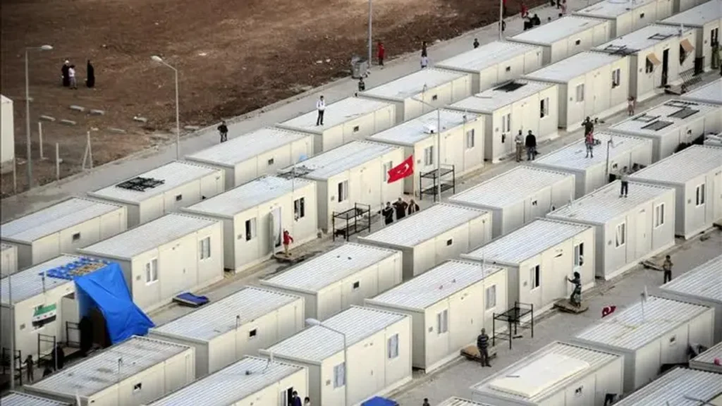 Hatay’da Konteynırlar ve Gelincikler