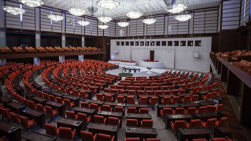 Türkiye’de siyasi parti sayısı yeniden tartışılıyor: “Demokrasinin gücü mü, temsil sisteminde yeni düzenleme ihtiyacı mı?”
