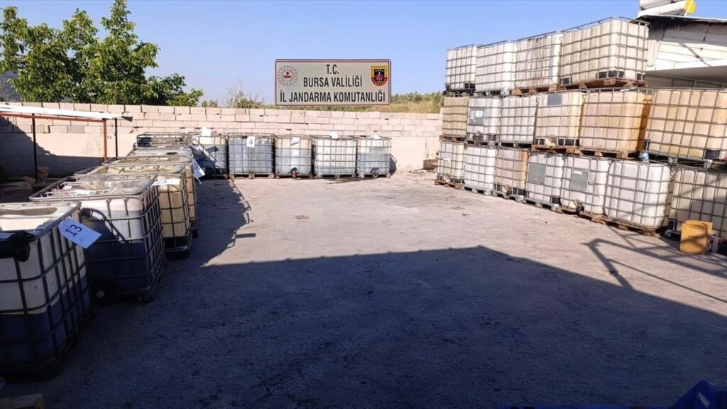 Gemlik’te 10 Milyon TL’lik Kaçak Madeni Yağ ve Sahte Marka Operasyonu: 5 Şüpheli Hakkında Adli İşlem