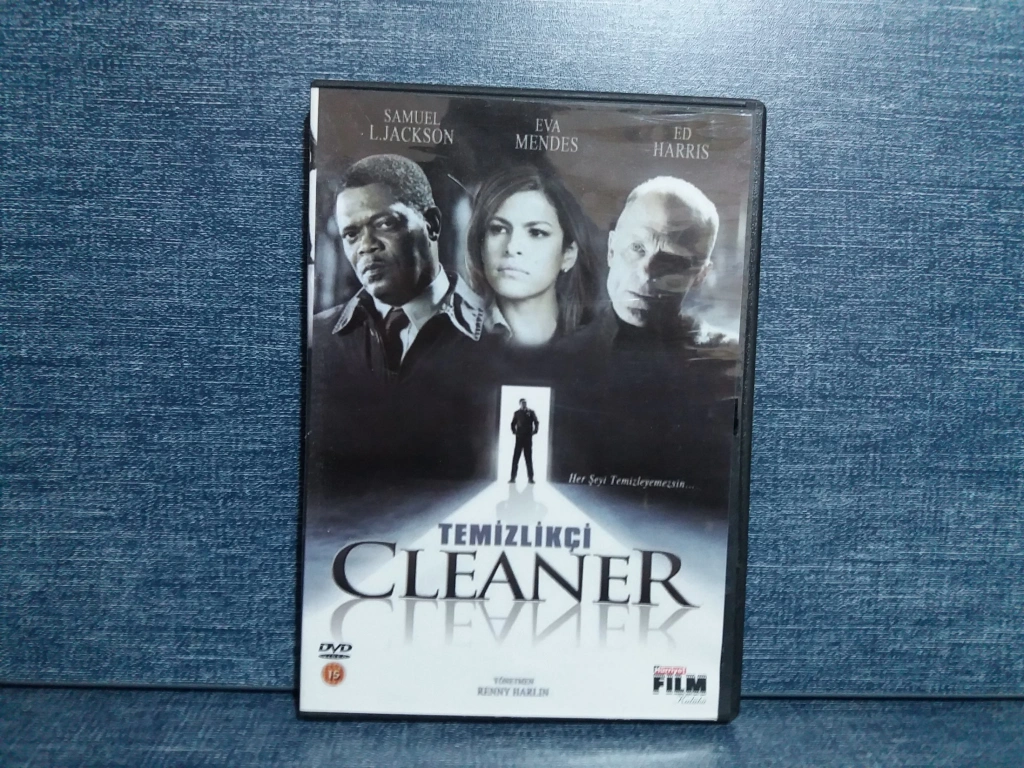 Temizlikçi  (Cleaner)