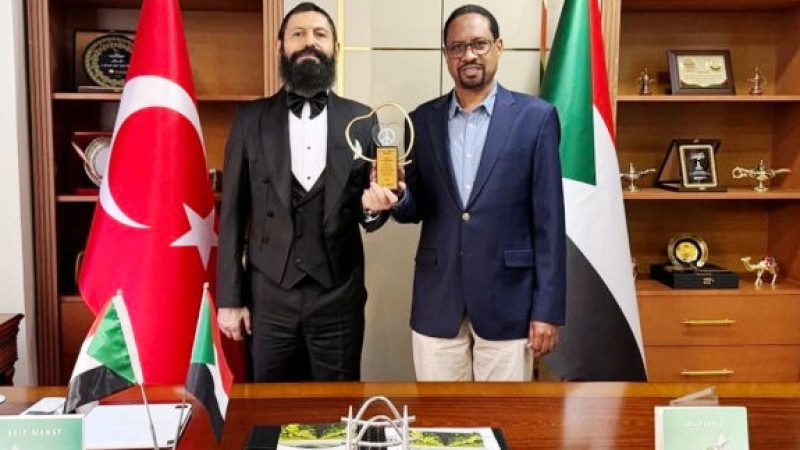 AKİF MANAF’A “SUDAN-TÜRKİYE BARIŞ ÖDÜLÜ” VERİLDİ