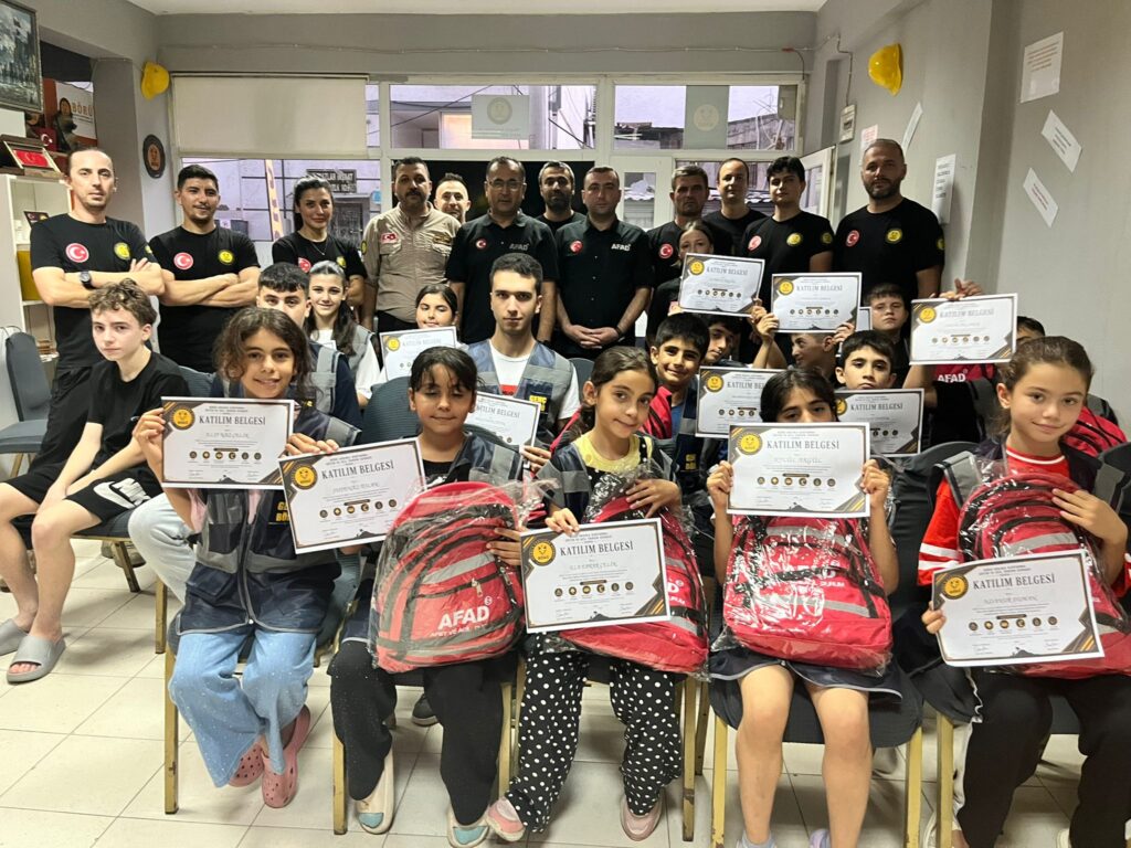 Genç Börüler eğitimlerini başarıyla tamamladı: Geleceğin gönüllüleri afetlere hazırlanıyor
