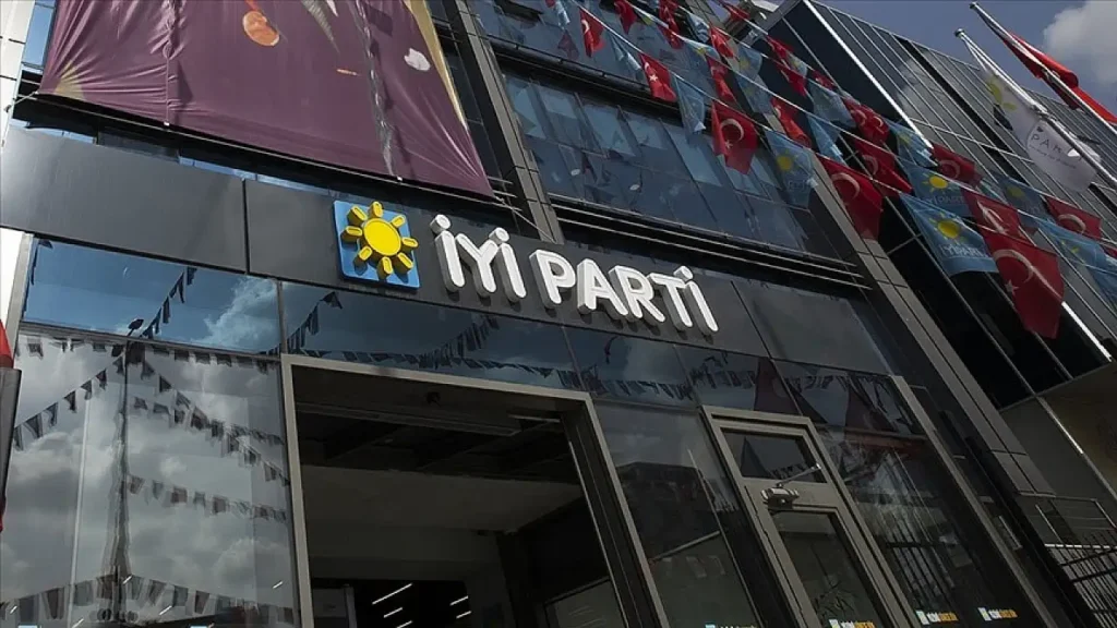 İYİ Parti’de İstifalar Tartışması: “Herkes Uyanık Olsun ve Sağlam Dursun” Çağrısı