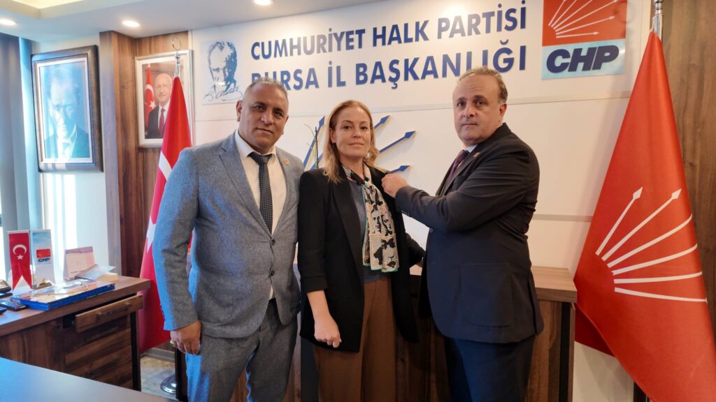 Zeynep Akış Serintürk Yeniden CHP Ailesine Katıldı