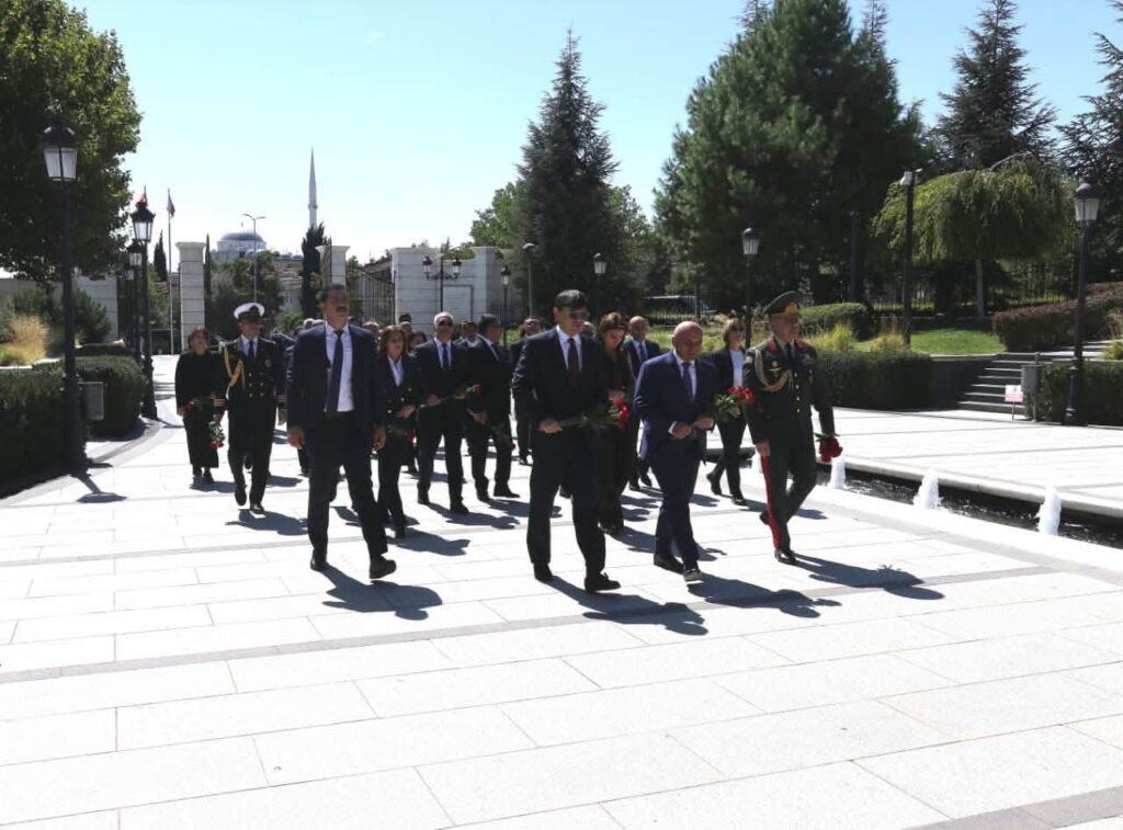 Mehmet Emir Aksoy: Reşad Aslanov’un Atatürk’ü Anması Türkiye-Azerbaycan Kardeşliğinin En Anlamlı Fotoğraflarından Biri