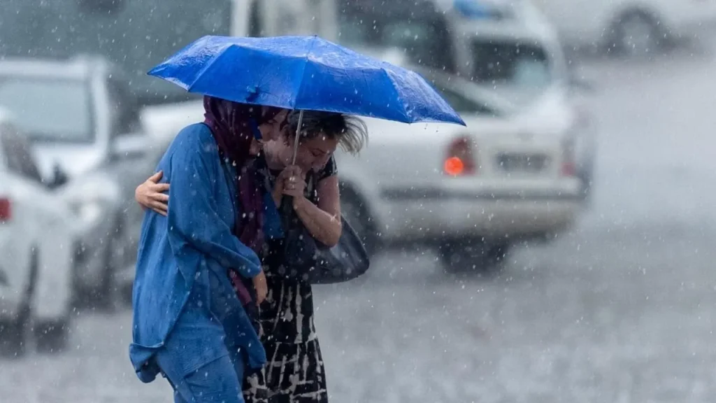Bursa için kuvvetli yağış uyarısı: Gece saatlerinden itibaren etkili olacak