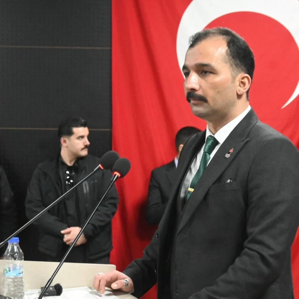 Hacı Filik’ten “statü” tartışmasına tepki: “Sırada maaş mı var?”