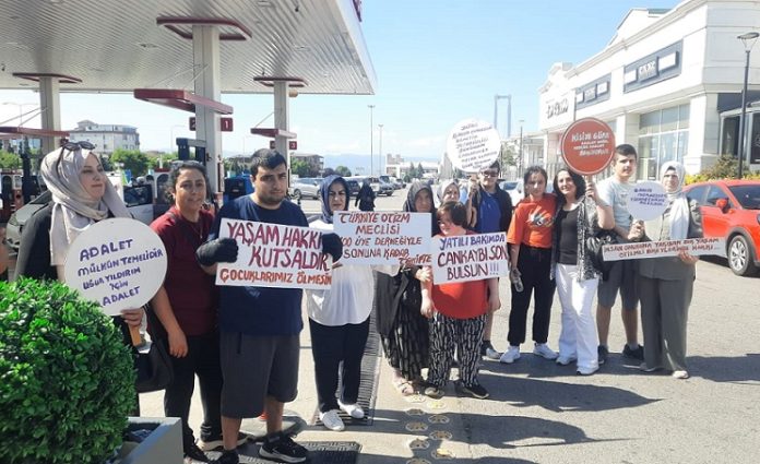 Bakım merkezlerindeki ihmal ve şiddet tartışması: “Ailelerin en büyük kaygısı, bizden sonra ne olacak?”