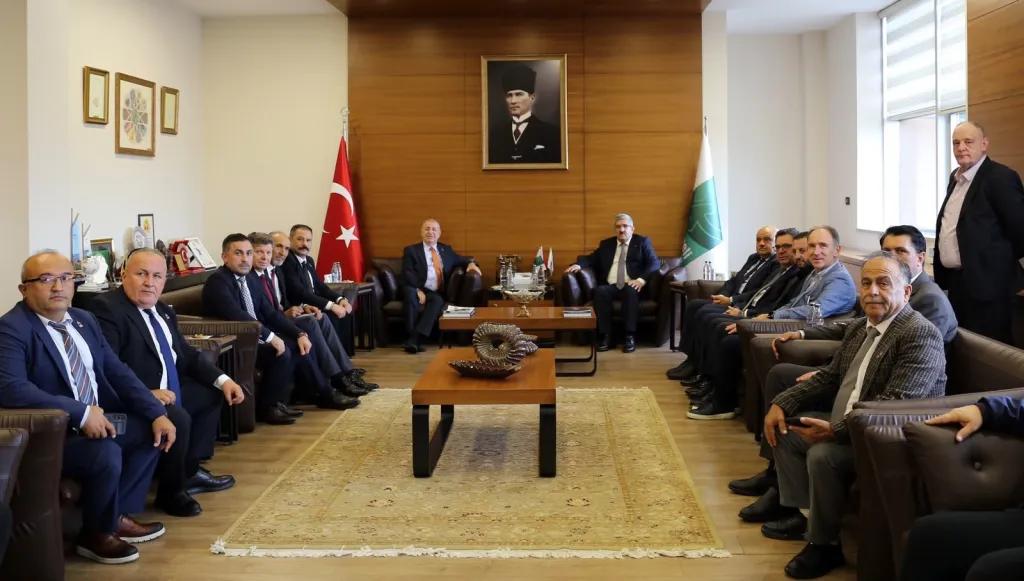 Ümit Özdağ Kocaeli’de Yoğun Program Gerçekleştirdi: Adliye, Baro, Ticaret Odası ve Gazilerle Buluştu