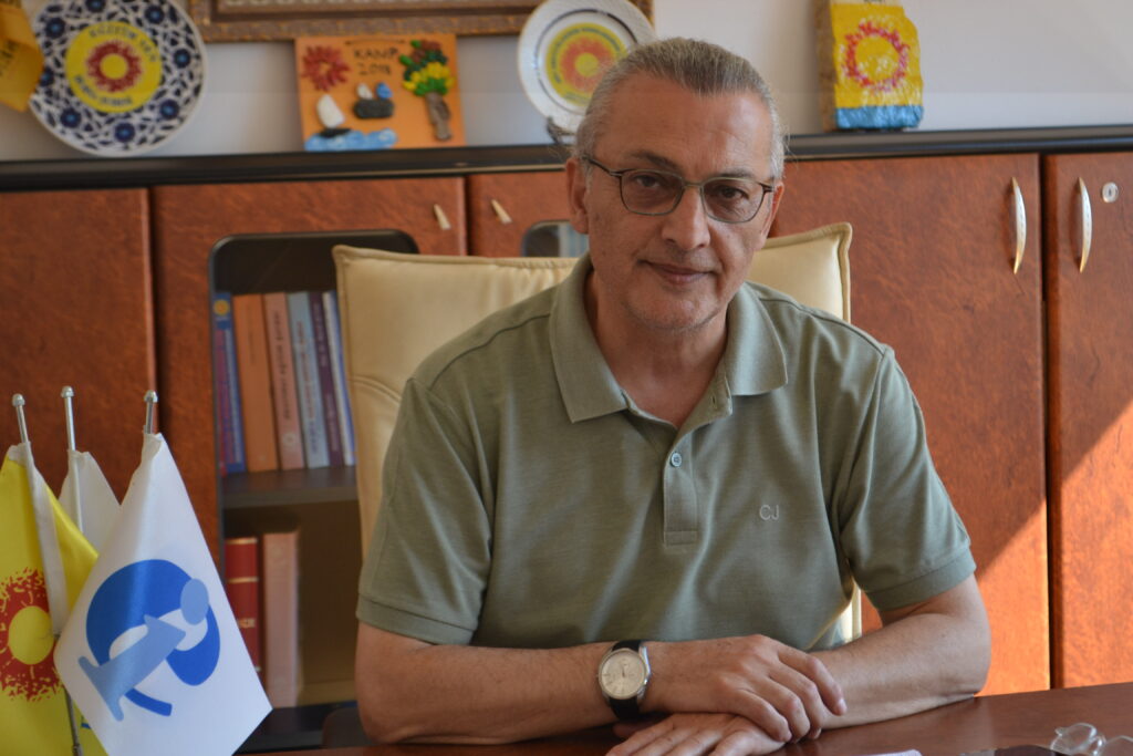 DERVİŞ ERDEM;”OKULLAR DERS ZİLİYLE DEĞİL,ÇÖZÜMSÜZLÜKLE AÇILDI..!!”
