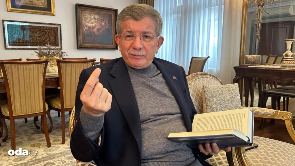 Bizim Mahallede Davutoğlu Vardı…