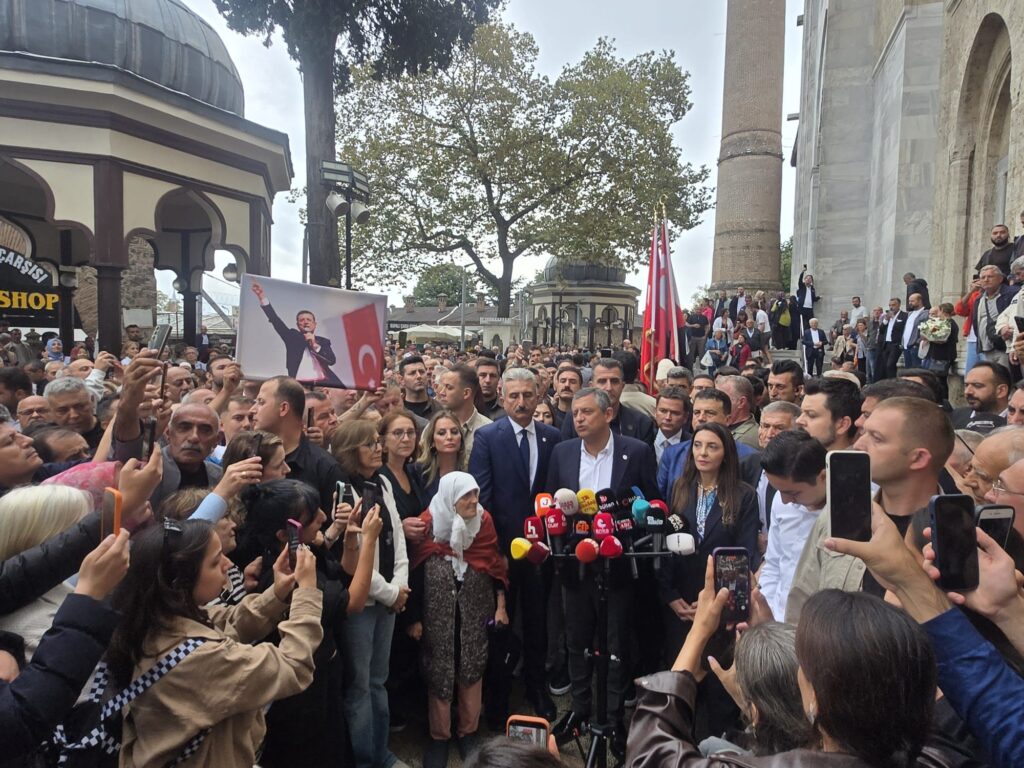Özgür Özel Bursa’da: Bozbey ziyaretiyle başlayan programda yoğun gündem