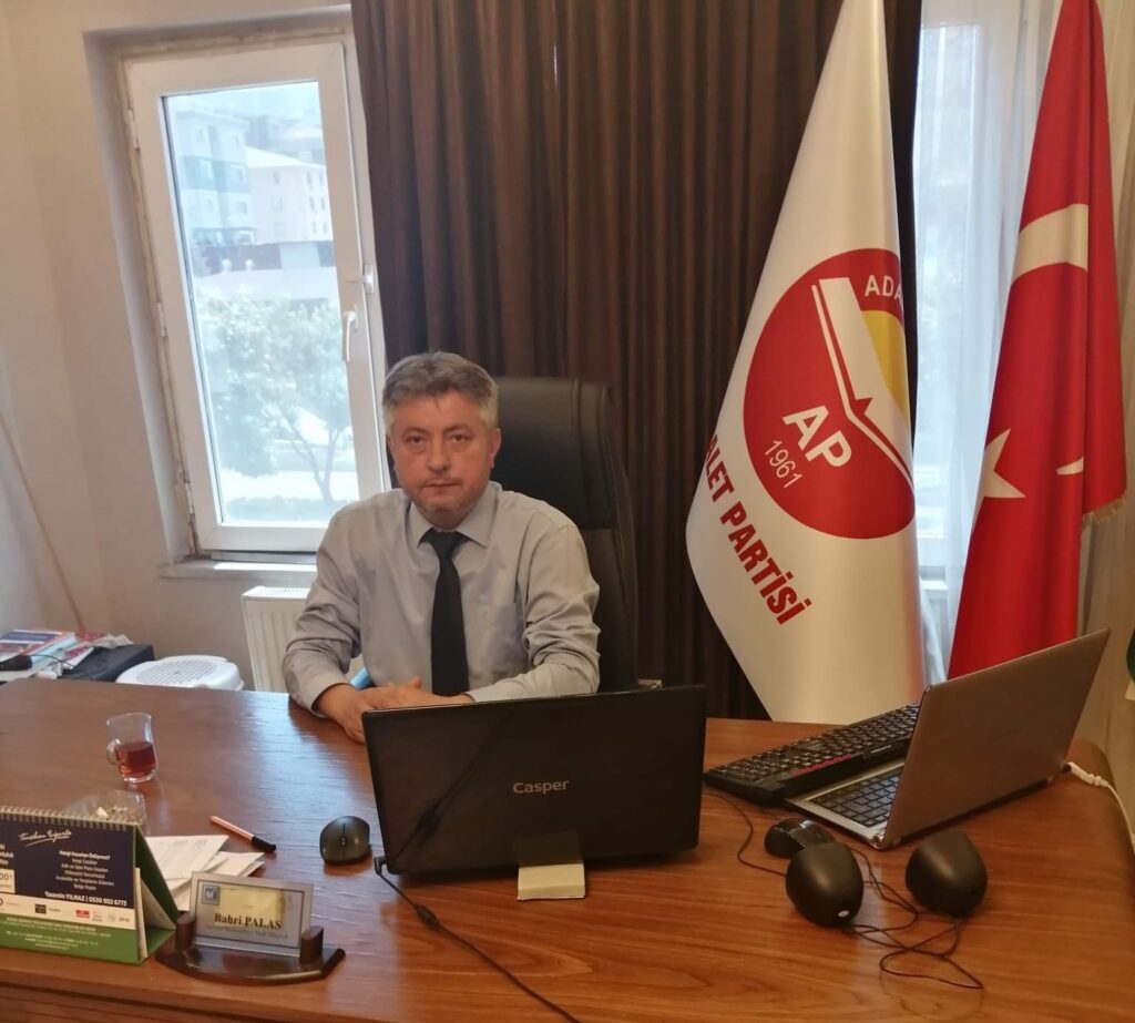 ADALET PARTİSİ DESTEKÇİLERİ