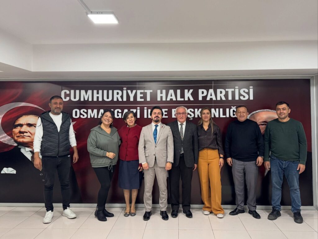 Cumhuriyet Kadınları Derneği ve Türkiye Sanatçılar Birliği’nden CHP Osmangazi’ye ziyaret