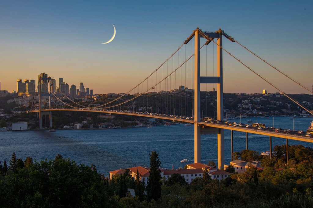 Murat Koç: “Bir ülkenin geleceği tek bir kişiye bağlı olmamalı”