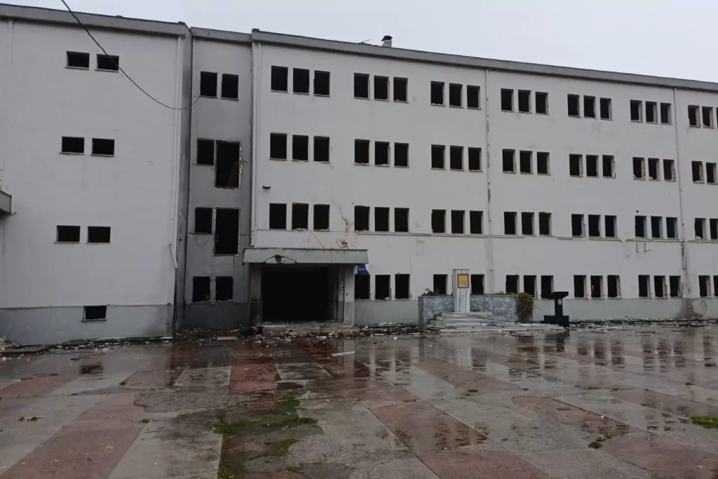 Dinç’ten Gemlik için yeni okul çağrısı: “Bu arazi eğitime kazandırılmalı”
